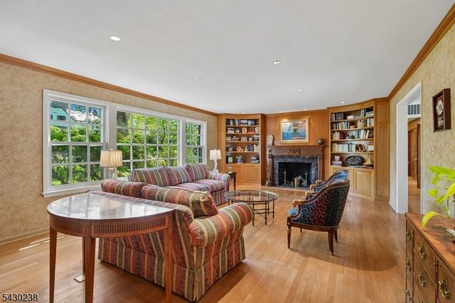 19 GREENBRIAR DRIVE, Summit City, NJ 07901