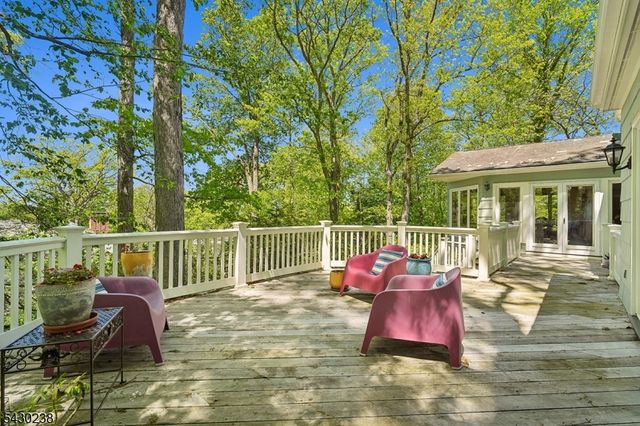 19 GREENBRIAR DRIVE, Summit City, NJ 07901