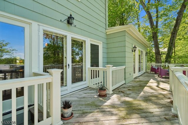 19 GREENBRIAR DRIVE, Summit City, NJ 07901