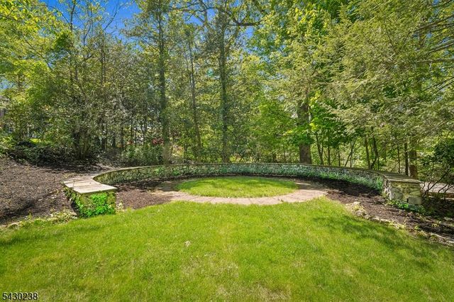 19 GREENBRIAR DRIVE, Summit City, NJ 07901
