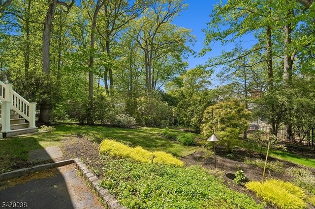 19 GREENBRIAR DRIVE, Summit City, NJ 07901