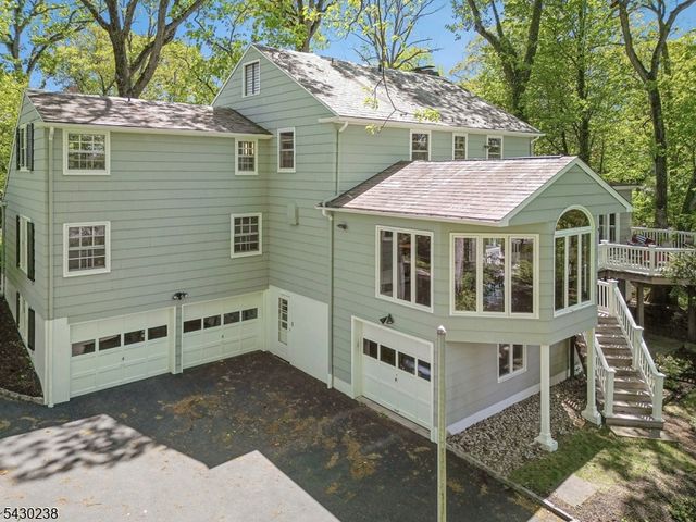 19 GREENBRIAR DRIVE, Summit City, NJ 07901
