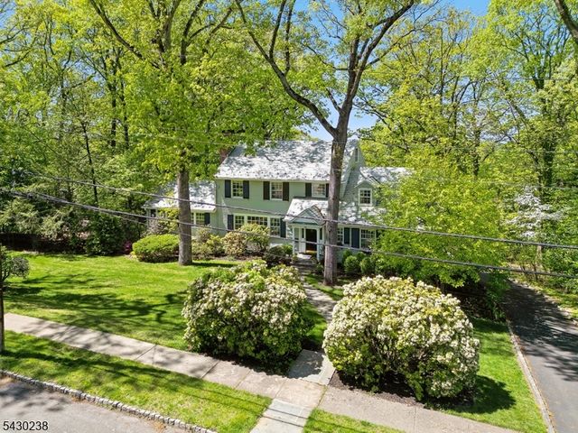 19 GREENBRIAR DRIVE, Summit City, NJ 07901