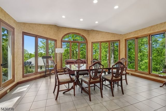 19 GREENBRIAR DRIVE, Summit City, NJ 07901