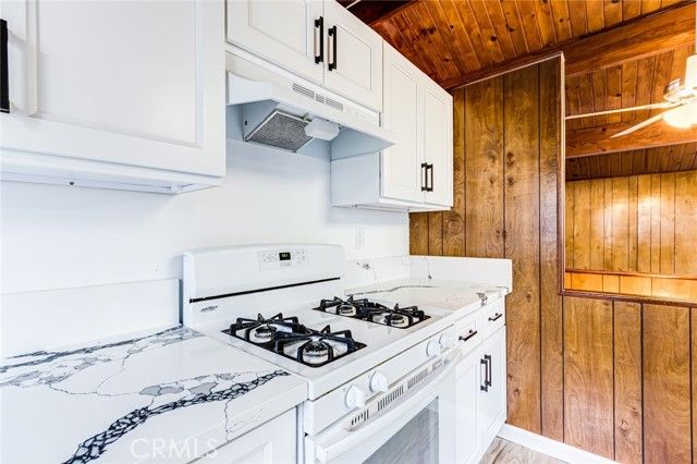 389 Dorn Drive, Crestline, CA 92325