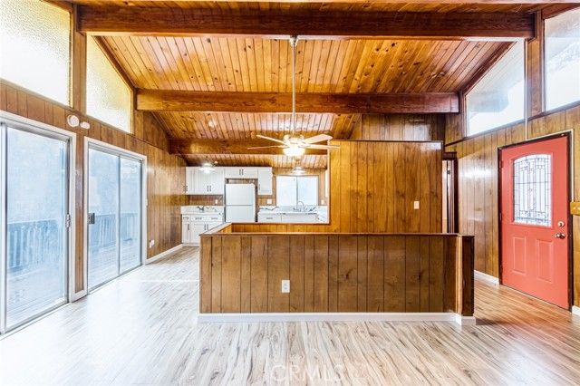 389 Dorn Drive, Crestline, CA 92325