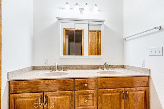 389 Dorn Drive, Crestline, CA 92325