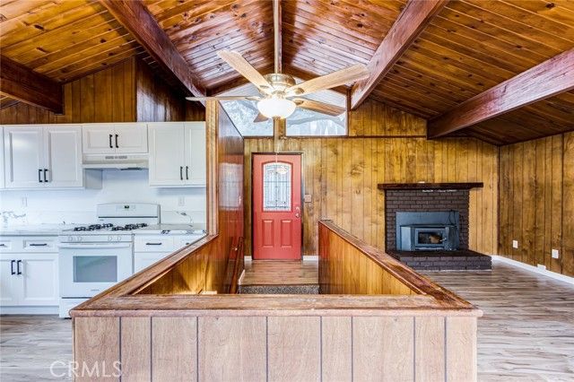 389 Dorn Drive, Crestline, CA 92325