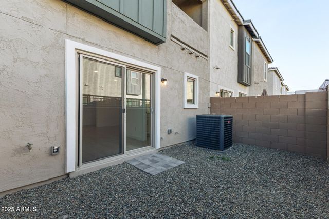 2820 W White Feather Lane, Phoenix, AZ 85085