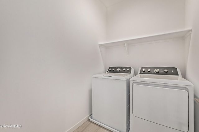 2820 W White Feather Lane, Phoenix, AZ 85085