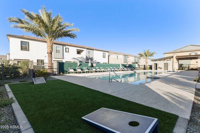 2820 W White Feather Lane, Phoenix, AZ 85085