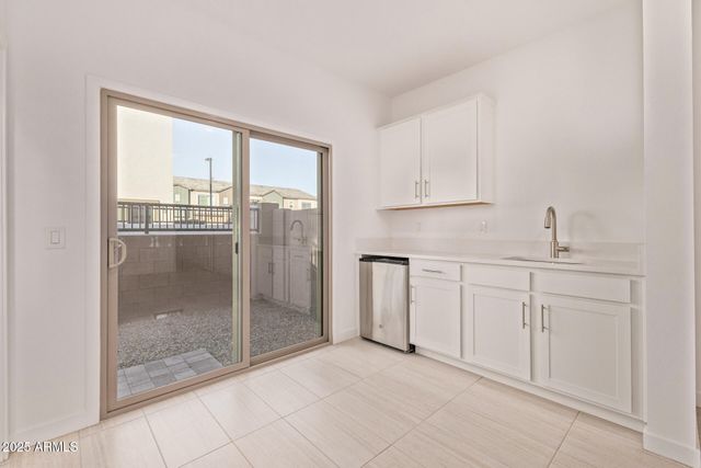 2820 W White Feather Lane, Phoenix, AZ 85085