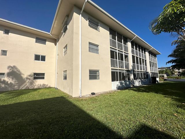 2682 S Garden Drive 103, Lake Worth, FL 33461