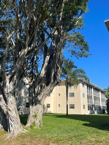 2682 S Garden Drive 103, Lake Worth, FL 33461