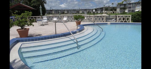 2682 S Garden Drive 103, Lake Worth, FL 33461