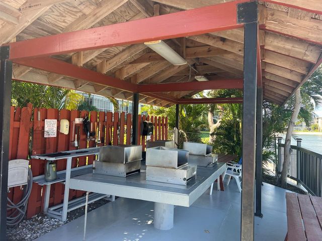 2682 S Garden Drive 103, Lake Worth, FL 33461