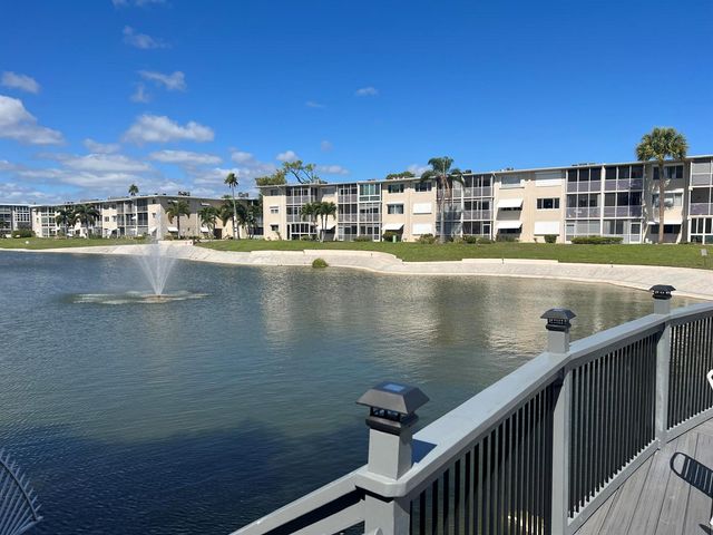 2682 S Garden Drive 103, Lake Worth, FL 33461