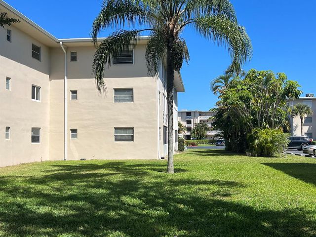 2682 S Garden Drive 103, Lake Worth, FL 33461