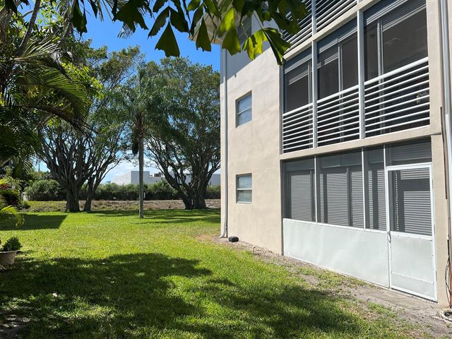 2682 S Garden Drive 103, Lake Worth, FL 33461