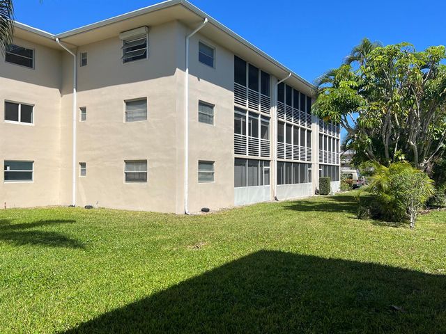 2682 S Garden Drive 103, Lake Worth, FL 33461