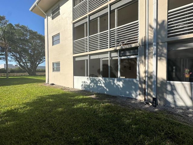 2682 S Garden Drive 103, Lake Worth, FL 33461