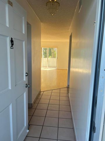 2682 S Garden Drive 103, Lake Worth, FL 33461