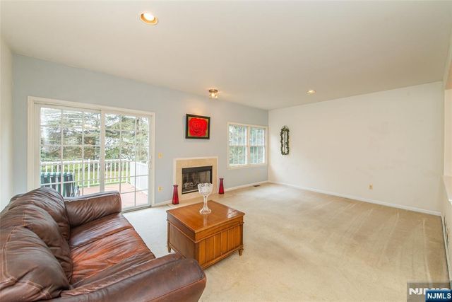 91 Rhyan Drive 91, Par-troy Hills Twp., NJ 07054