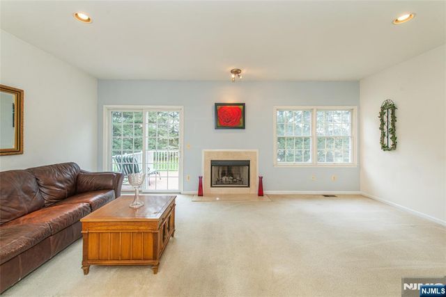 91 Rhyan Drive 91, Par-troy Hills Twp., NJ 07054