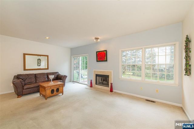 91 Rhyan Drive 91, Par-troy Hills Twp., NJ 07054