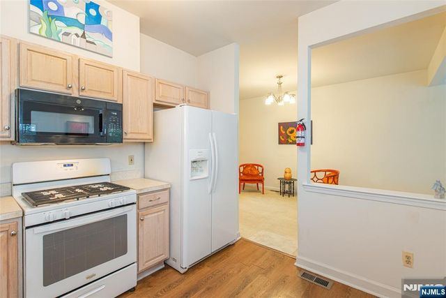 91 Rhyan Drive 91, Par-troy Hills Twp., NJ 07054