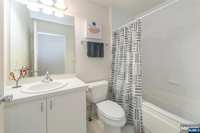 91 Rhyan Drive 91, Par-troy Hills Twp., NJ 07054