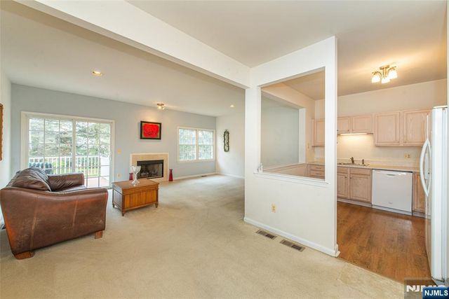 91 Rhyan Drive 91, Par-troy Hills Twp., NJ 07054