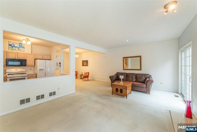 91 Rhyan Drive 91, Par-troy Hills Twp., NJ 07054