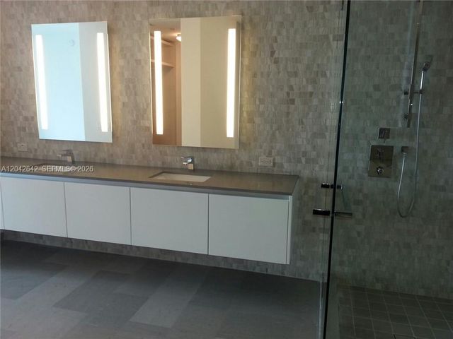 68 SE 6 Street 1908, Miami, FL 33131