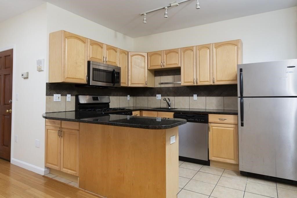 11 Bartlett Place 2, Boston, MA 02113