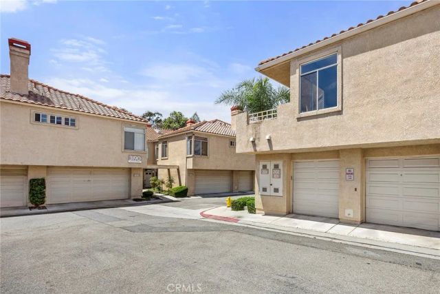 3195 Altura Court 201, Corona, CA 92882