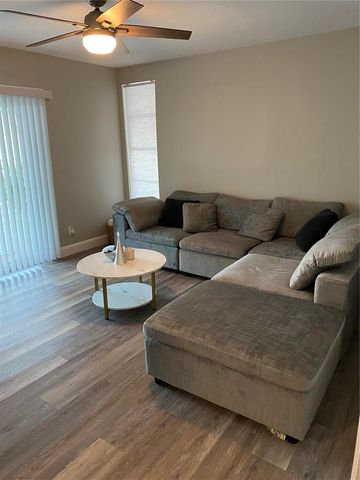 7014 GLENVIEW DRIVE, Tampa, FL 33619