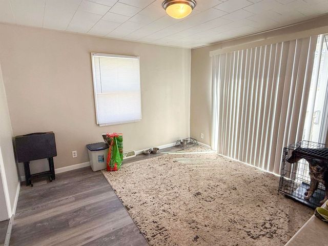 920 W 2nd Street, Cedar Falls, IA 50613