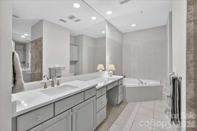 306 Wendover Heights Circle, Charlotte, NC 28211