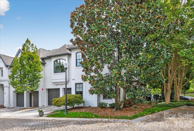 306 Wendover Heights Circle, Charlotte, NC 28211