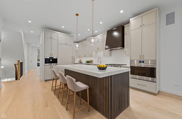 2127 N Racine Avenue 2, Chicago, IL 60614