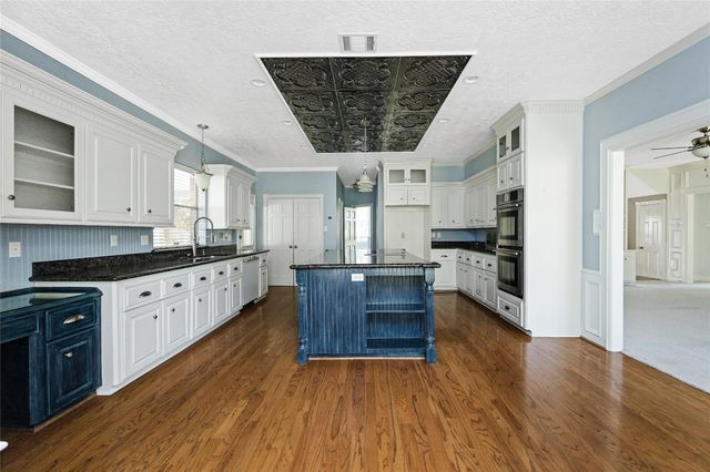 12002 Moorcreek Drive, Houston, TX 77070
