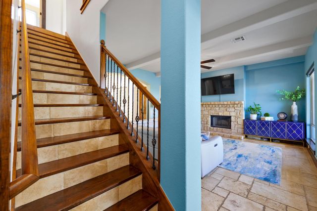 2802 Lohmans Ford RD B, Lago Vista, TX 78645