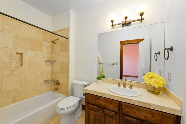 2802 Lohmans Ford RD B, Lago Vista, TX 78645
