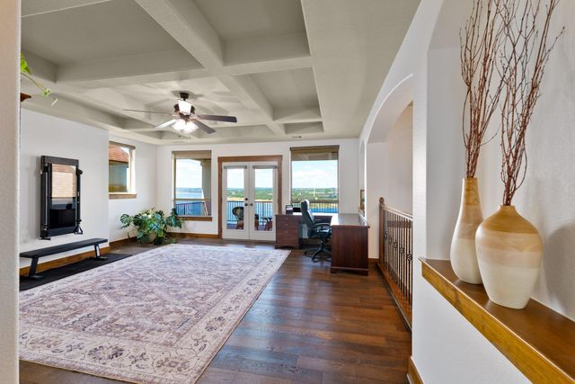 2802 Lohmans Ford RD B, Lago Vista, TX 78645