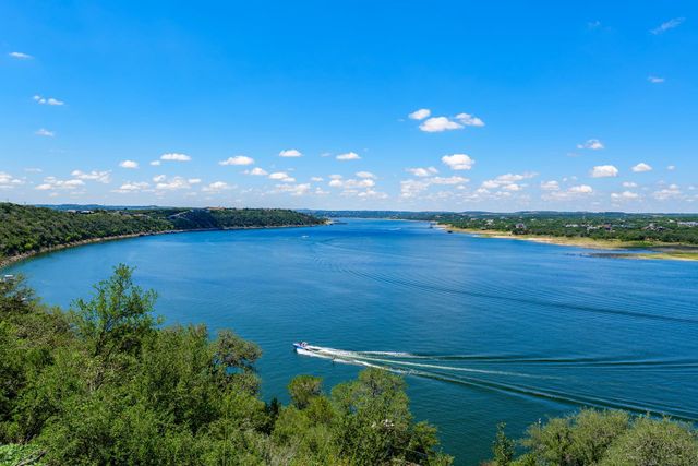 2802 Lohmans Ford RD B, Lago Vista, TX 78645
