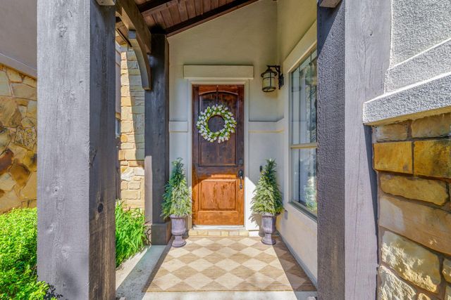 2802 Lohmans Ford RD B, Lago Vista, TX 78645