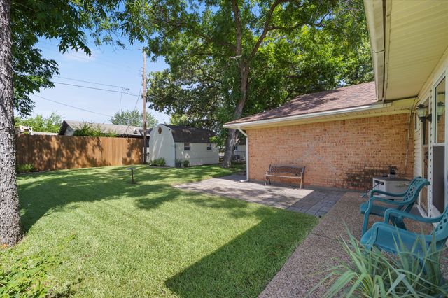519 Staffordshire Drive, Irving, TX 75061
