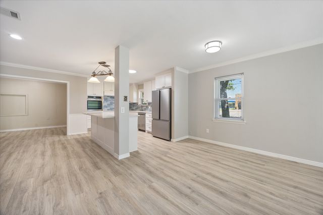 519 Staffordshire Drive, Irving, TX 75061