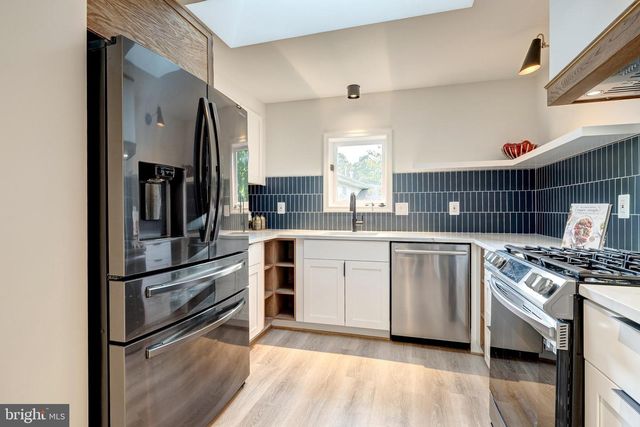 14737 JARNIGAN ST, Centreville, VA 20120